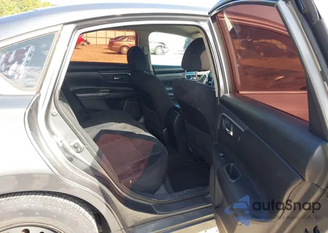 2015 Nissan Altima 2.5/2.5 S/2.5 Sl/2.5 Sv z USA, uszkodzony, nr VIN 1N4AL3AP3FC286562